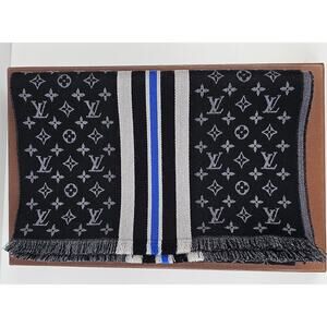 Louis Vuitton Wool Scarf in black with a stripe design